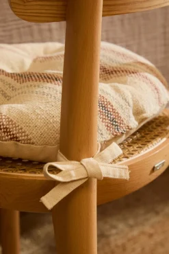 Calma House Almofadas-Almofada redonda riscas para cadeira em tons terrosos Peru vermelho