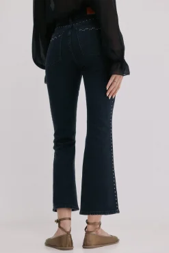 Hoss Intropia Jeans-Basileia. Calça jeans com tachas Preto