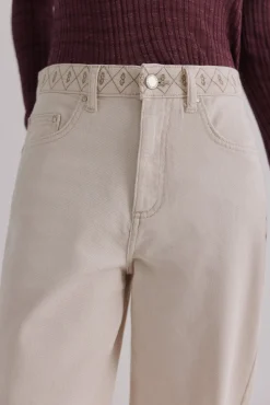 Hoss Intropia Jeans-Bianca. Jeans bordado Ecru