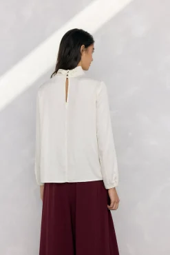 Pedro del Hierro Blusas-Blusa de cetim com gola alta Ecru