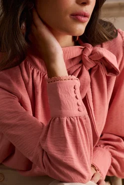 Polín Et Moi Blusas-Blusa de laçada Belvia Subiu