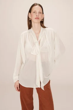 Grace & Mila Blusas-Blusa esvoaçante com laçada Branco