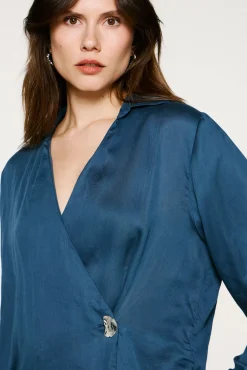 Selected Blusas-Blusa gola V com detalhe metálico Azul