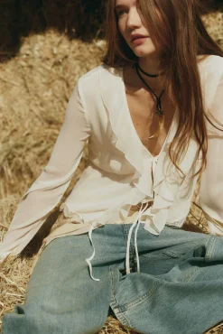 High Spirits Blusas-Blusa Twisty bege