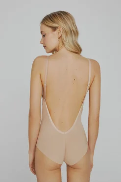 Ivette Bridal Roupa Interior-Body copa B costas descobertas com decote pronunciado em nude camel