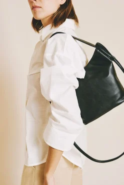 Zubi Malas-Bolsa bucket M de pele Preto