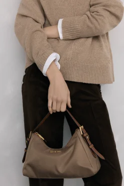 Pedro del Hierro Malas-Bolsa de ombro de nylon com fecho-éclair Beige