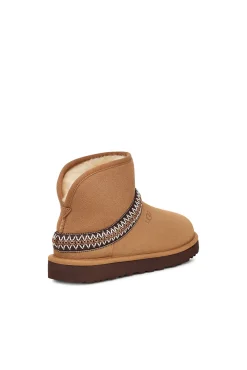 Ugg Botas-Bota feminina clássica Mini Crescent Castanho