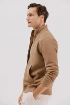 Cortefiel Camisolas--Regular fit-Structured fleece fabric-Front zip fastening and kangaroo pockets-By buying our cotton products, you're supporting our investment in the Better Cotton Initiative. This product is sourced via a system of mass balance and therefo Castanho