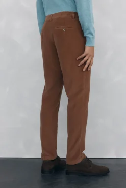 Pedro del Hierro Calças|Chinos-Calça calças chino de veludo veludo leve e slim fit Marrom