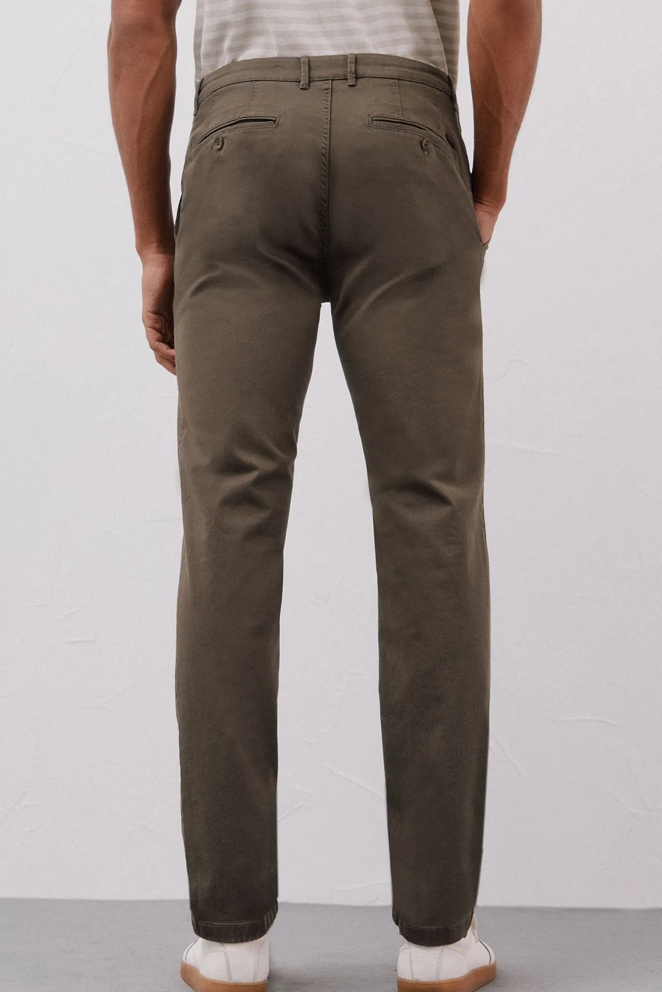 Cortefiel Calças|Chinos-Calças chino leves corte slim Verde