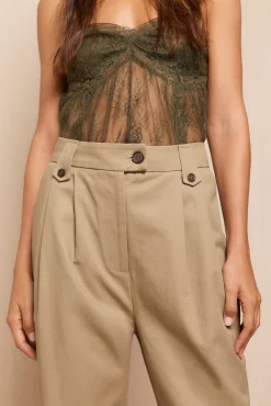 Slowlove Calças-Calças de sarja com presilhas, passantes para cinto, bolsos laterais funcionais, perna, fecho de fecho-éclair e botão oculto Tostado