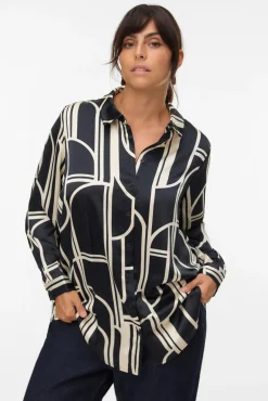 Vero Moda Curve Blusas-Camisa de cetim de manga manga plus size Preto
