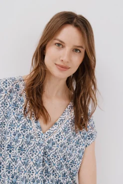 Cortefiel T-Shirts-Camiseta bico com detalhe de renda Azul