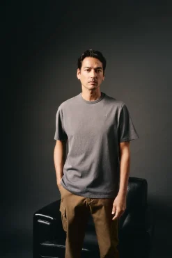 OOTO T-Shirts-Camiseta básica com bordado de avião Cinzento