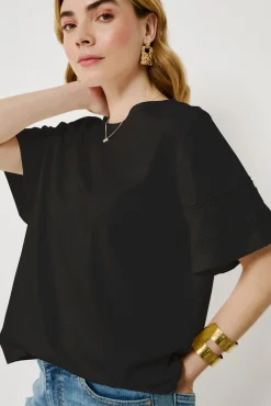 Vila T-Shirts-Camiseta de algodão orgânico com vazados Preto