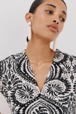 Cortefiel T-Shirts-Camiseta estampada com decote em bico franzido Impress&atilde;o