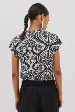 Cortefiel T-Shirts-Camiseta estampada com decote em bico franzido Impress&atilde;o