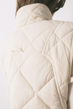 Women'secret Roupões-Colete acolchoado branco bege