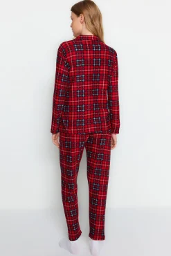 Trendyol Pijamas-Conjunto de pijama camiseiro xadrez macio ao toque vermelho