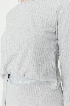 Trendyol Pijamas-Conjunto de pijama canelado com detalhes em elástico e frase na cor cinza cinzento