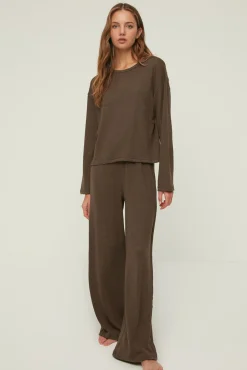 Trendyol Pijamas-Conjunto de pijama canelado marrom cru