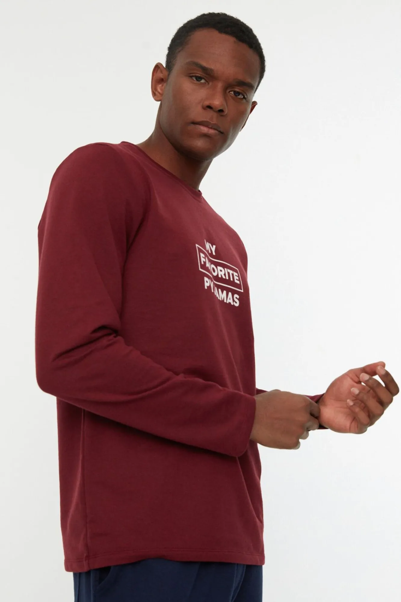 Trendyol Pijamas-Conjunto de pijama de corte regular vermelho bordô estampado