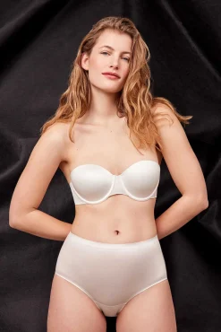 Gisela Roupa Interior-Cueca alta bege