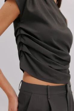 Hoss Intropia T-Shirts-Gisele. Top assimétrico Cinzento