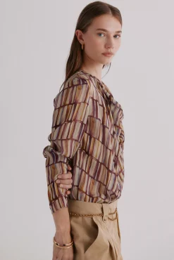 Hoss Intropia Blusas-Guisselle. Blusa com decote cruzado assimétrico Ecru