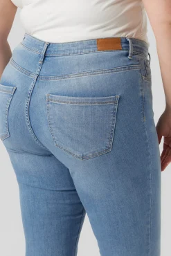 Vero Moda Curve Jeans|Calças-Jeans cigarro tamanho grande Azul