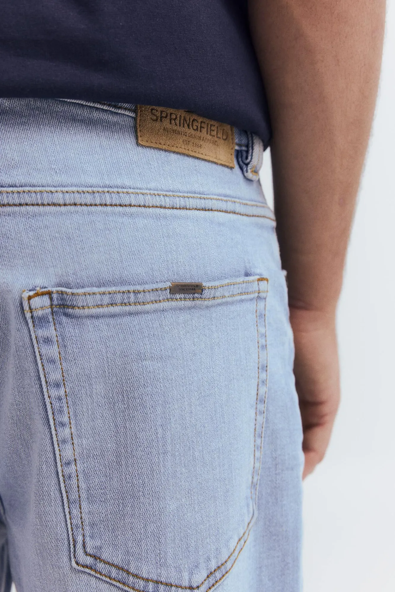 Springfield Jeans-Jeans de corte reto com lavagem clara azul