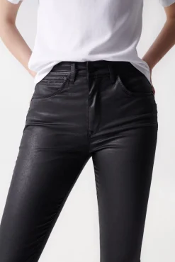 Salsa Jeans Jeans|Calças-Jeans faith push in cropped com efeito coating Preto