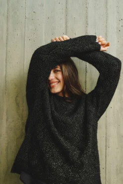 Cortefiel Camisolas-Jersey delantero lentejuelas. Preto