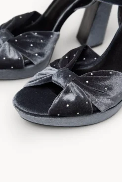 Hoss Intropia Saltos-Maia. Sandália de salto de veludo Cinzento