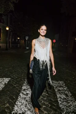 Hoss Intropia Camisolas-Malia. Xale bordado com miçangas Cinzento