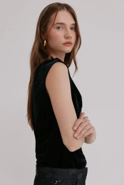 Hoss Intropia T-Shirts-Marcela. Top assimétrico Preto