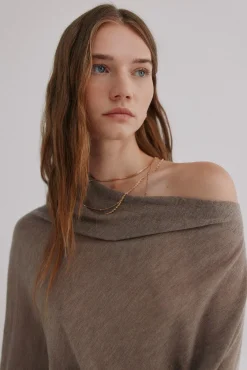 Hoss Intropia Camisolas-Nica. Camisola com decote assimétrico Cinzento