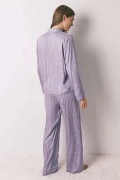 Women'secret Pijamas-Pijama camiseiro longa de cetim com estampa riscas azul