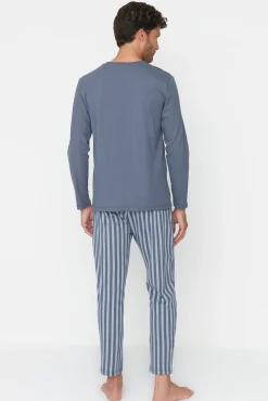 Trendyol Pijamas-Pijama de malha de estampado de corte regular em claro azul