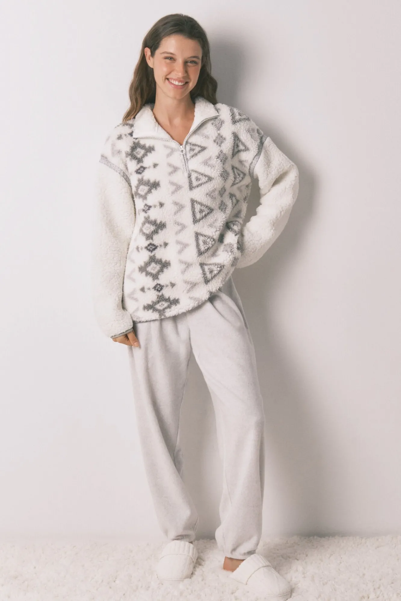 Women'secret Pijamas-Pijama longo de borrego e pijama comprido de polar estampado cinzento