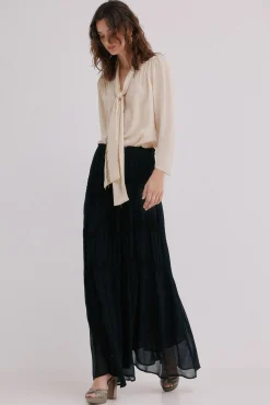 Hoss Intropia Saias-Romelia. Saia bordada Preto