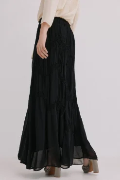 Hoss Intropia Saias-Romelia. Saia bordada Preto