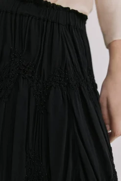 Hoss Intropia Saias-Romelia. Saia bordada Preto