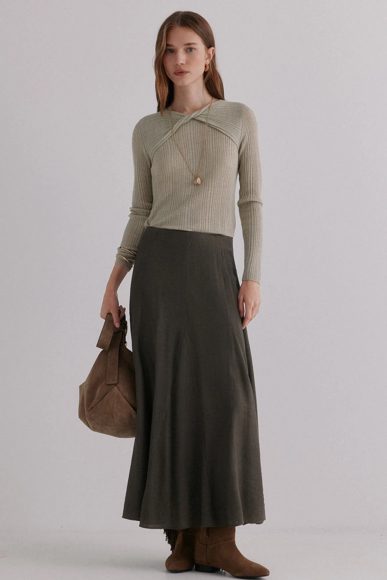 Hoss Intropia Saias-Rosário. Saia midi Verde