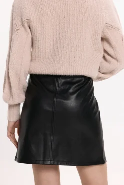 Vila Saias-Saia curta de couro sintético Preto