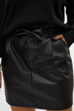 Vero Moda Curve Saias-Saia midi encerada plus size Preto