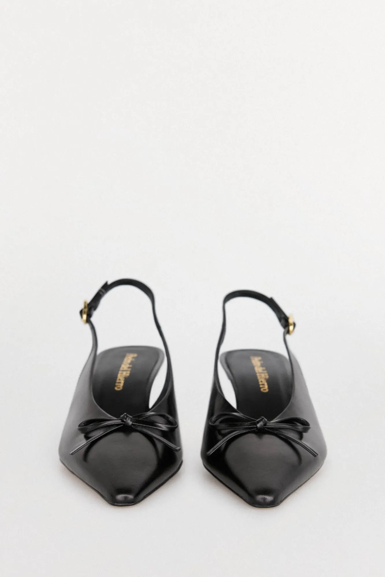Pedro del Hierro Saltos|Calçado De Couro-Sapato tipo slingback de couro envernizado com salto gatinho Preto