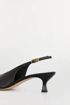 Pedro del Hierro Saltos|Calçado De Couro-Sapato tipo slingback de couro envernizado com salto gatinho Preto