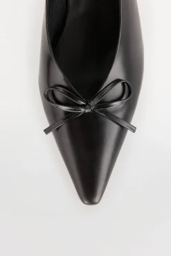 Pedro del Hierro Saltos|Calçado De Couro-Sapato tipo slingback de couro envernizado com salto gatinho Preto